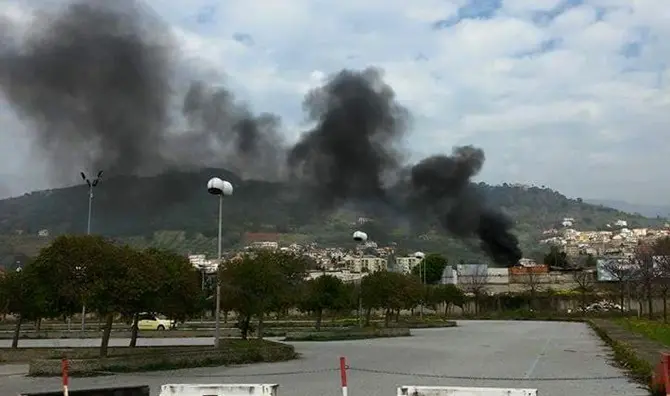 Campo Scordovillo a Lamezia, Mascaro: «Sì allo sgombero ma integrare i cittadini di etnia rom»