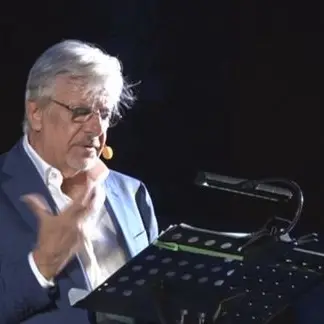 Giancarlo Giannini affascina il pubblico del Leoncavallo con le sue Parole Note