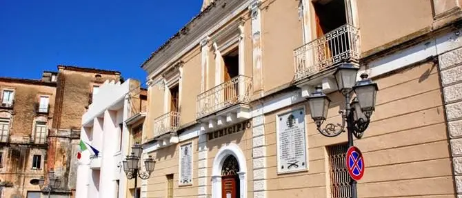 Rocco Giusta si dimette da assessore, l'amministrazione di Amantea perde un altro pezzo