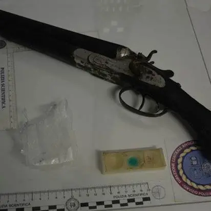 Cocaina e fucile detenuto illegalmente, arrestato 18enne a Lamezia
