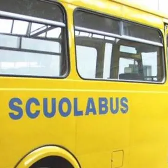 Roggiano, autista di scuolabus ai domiciliari per violenza sessuale su minore