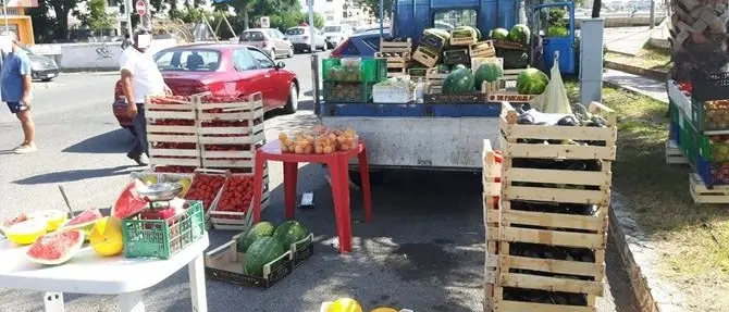 Catanzaro, sequestri e multe nel mercato rionale di Lido (FOTO)