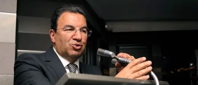 Gentile firma protocollo d’intesa con Anci per il contrasto alla contraffazione nei Comuni