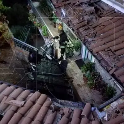 Perde il controllo dell’auto e finisce in un cortile privato, ferito 33enne a Feroleto