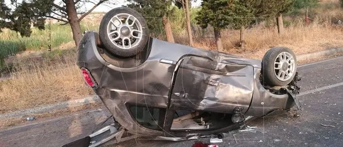 Catanzaro, incidente all’alba sulla 106: grave un giovane (Foto)