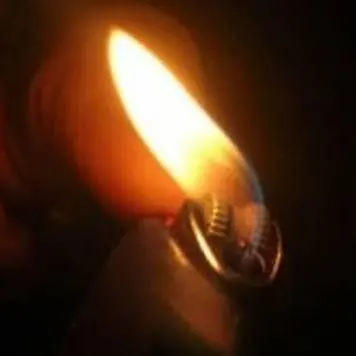 Dà fuoco a sterpaglie nei pressi di abitazioni, un arresto a Crotone