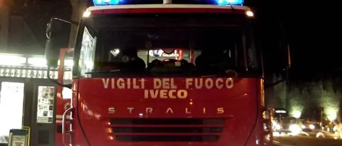 Stazione di Mileto, a fuoco vagone ferroviario