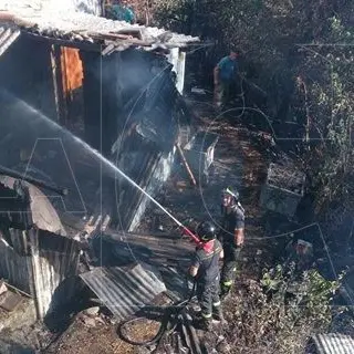 Catanzaro, incendi a Centrache e Cenadi: evacuate abitazioni (Foto)