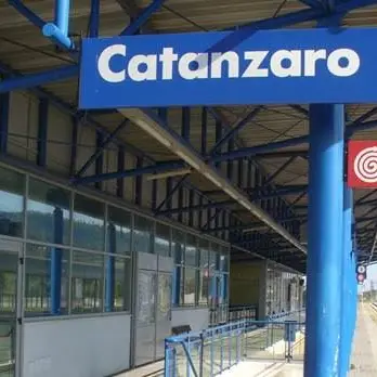 Stazione di Catanzaro Lido nel degrado: la denuncia di Azione Identitaria Calabria