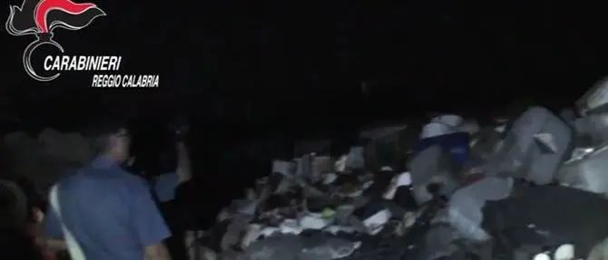 Smaltimento illegale rifiuti a Reggio: arrestati componenti famiglia Cara (VIDEO)
