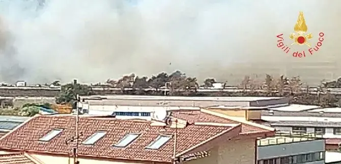 Catanzaro, incendio sulla Statale 280: interrotta la circolazione