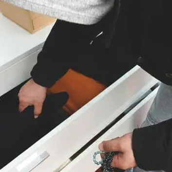 Reggio, tenta furto in appartamento: arrestato