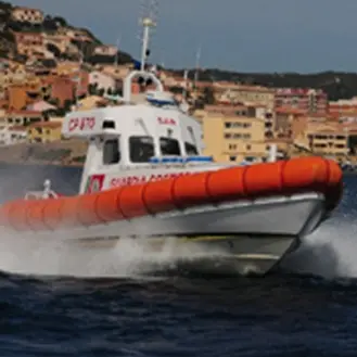 Crotone, marittimo soccorso in mare dalla Guardia costiera