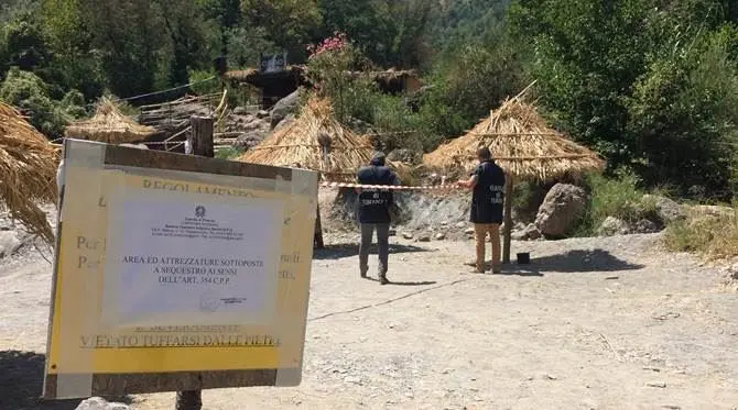 Cropalati, scoperto lido balneare abusivo nell’alveo del torrente Coserie