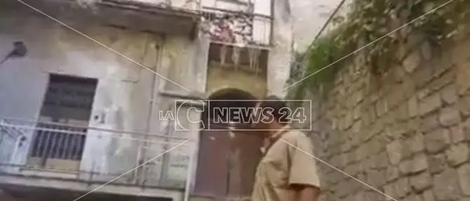 Incendio a Cosenza, Occhiuto: «Ecco le immagini della nostra bonifica» (VIDEO)