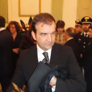 Sindaco Occhiuto su incendio a Cosenza, sgomento e dolore per la tragedia