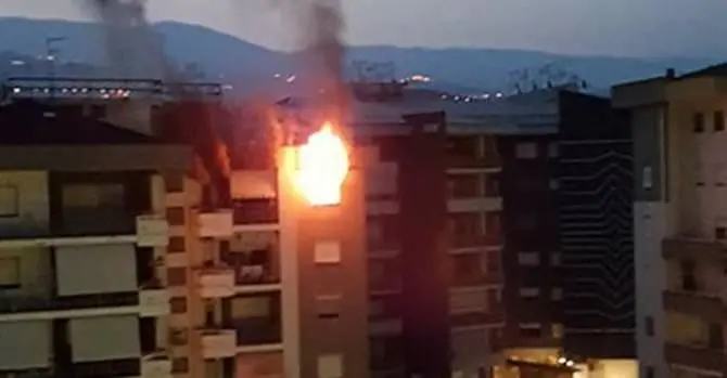 Cosenza, ancora un altro appartamento in fiamme