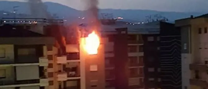 Cosenza, ancora un altro appartamento in fiamme