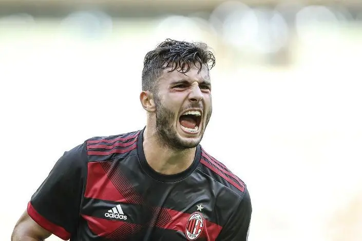 CALCIO | Cutrone asfalta Crotone. Il Milan lo blinda e lui dice no alla Calabria