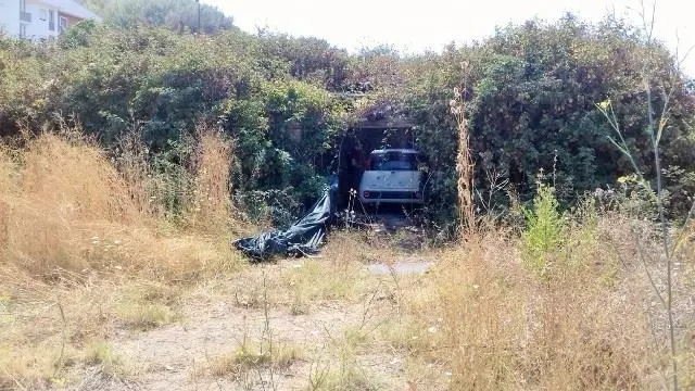 Cosenza, covo per auto rubate scoperto dalla polizia