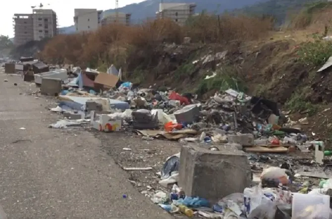 Scordovillo, nel quartiere rom di Lamezia venerdì l'arrivo delle ruspe