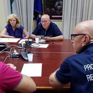 Emergenza incendi, Oliverio chiede altri uomini e mezzi dell’esercito