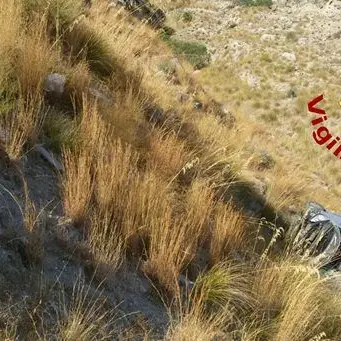 Motta San Giovanni, precipita con l’auto per sette metri: ferito anziano