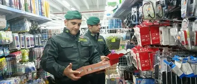 Vibo, sequestrati oltre 13mila prodotti contraffatti