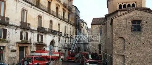 Incendio a Cosenza, sopralluogo del procuratore aggiunto