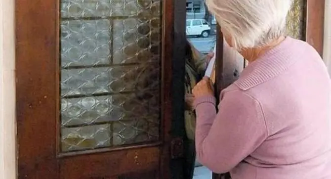 Cosenza, anziana vittima di un raggiro da mille euro