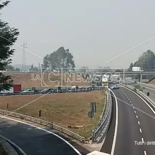 Incendio ad Altilia, autostrada bloccata. Disagi per gli automobilisti