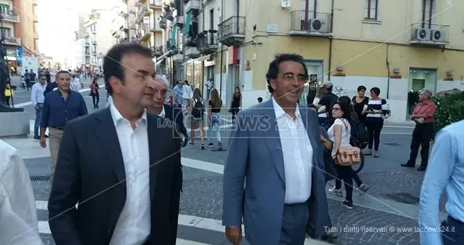 Comune di Cosenza, sopralluogo Calatrava-Occhiuto sul ponte (VIDEO)