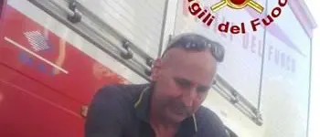 Serpente in una canna fumaria: recupero a Paola