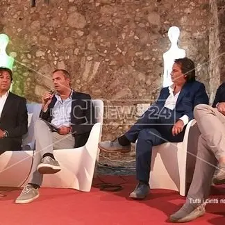 De Magistris al Festival delle Serre: «Il riscatto parte dal Sud»