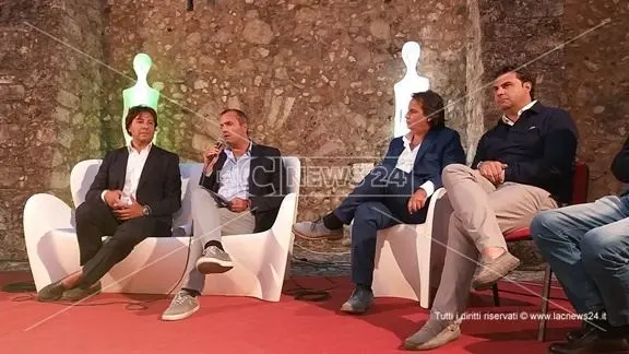 De Magistris al Festival delle Serre: «Il riscatto parte dal Sud»