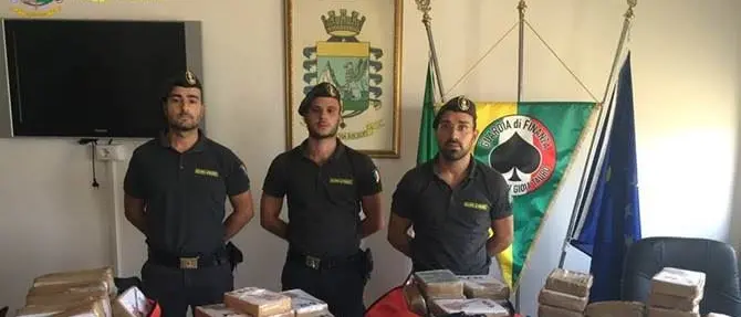 Cocaina nei sacchi del caffè, maxi-sequestro al porto di Gioia Tauro