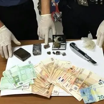 Sorpreso in auto con hashish, un arresto a Sellia Marina