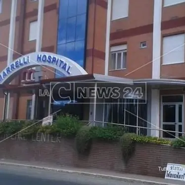 Marrelli Hospital a Crotone, protestano i lavoratori (VIDEO)