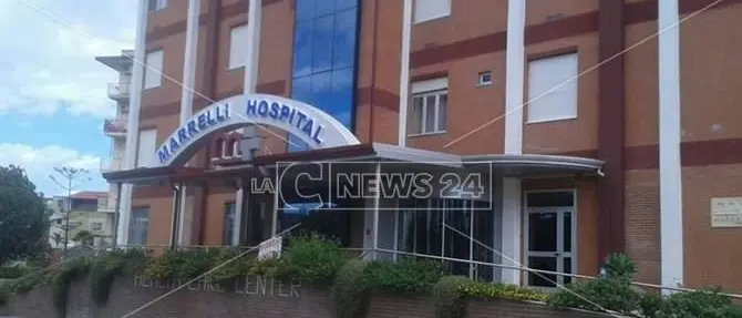 Marrelli Hospital a Crotone, protestano i lavoratori (VIDEO)