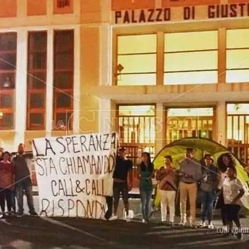 Vertenza Call&Call di Locri, continua la protesta dei lavoratori