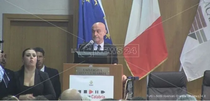 Marco Minniti a “Cantiere Calabria”:«Legalità e lavoro parole d'ordine»