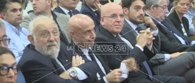 Oliverio chiude il cantiere: «La Calabria sia la nostra bussola»