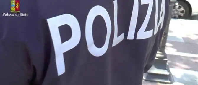 A spasso con motorino rubato, arrestati due giovani a Reggio