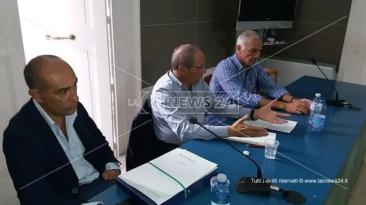 Liceo Fermi di Cosenza, la protesta si sposta alla Provincia