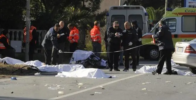 Travolse e uccise otto ciclisti a Lamezia, torna in libertà