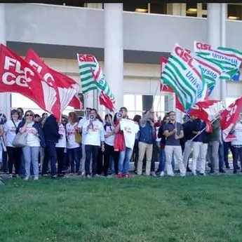 Università Magna Grecia, protestano i precari