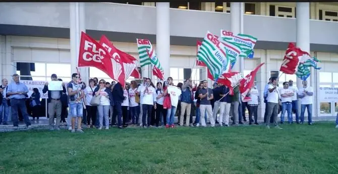 Università Magna Grecia, protestano i precari