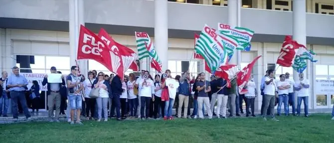 Università Magna Grecia, protestano i precari