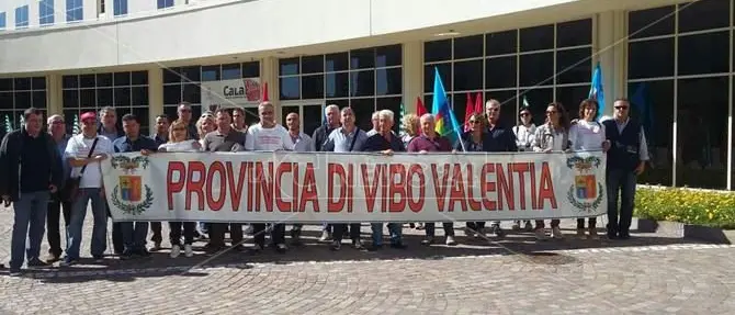 Crisi Provincia di Vibo, la protesta si sposta a Catanzaro (VIDEO)