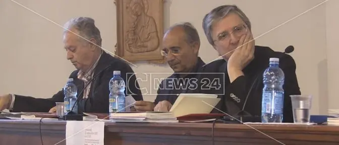 Il monito di monsignor Savino: «Politica asservita alle grandi lobby»